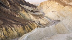 La morte, un viaggio di considerazioni sul contesto attuale